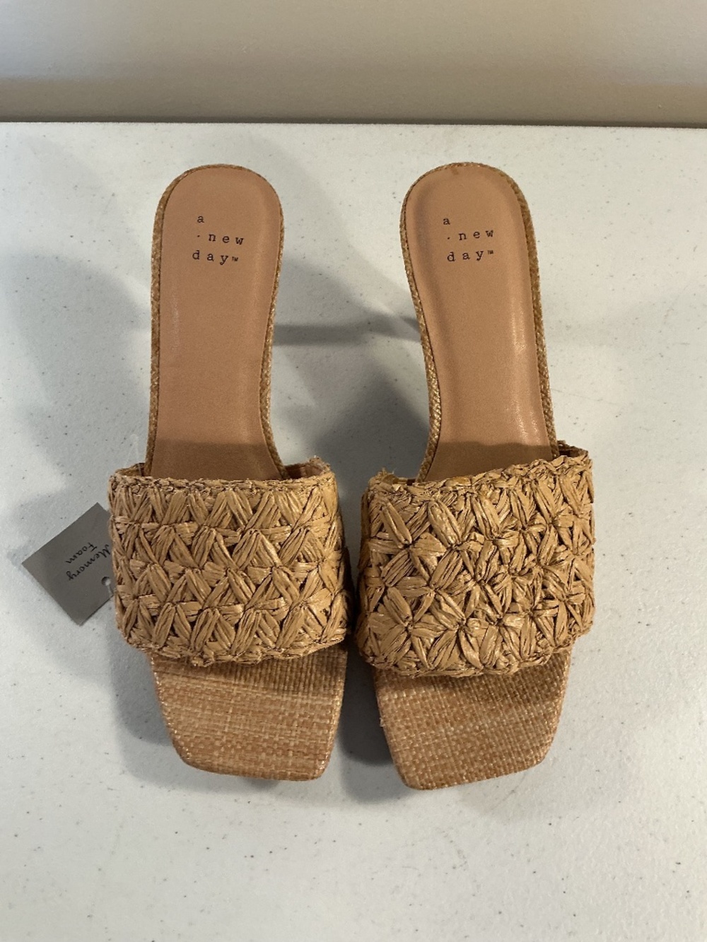 A new Day woven heeled sandal sz 8.5